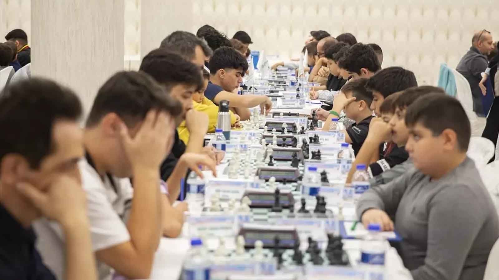 20 Ülkeden 536 Katılımcı Mersin'deki Satranç Turnuvası Şah Mat Yapıyor