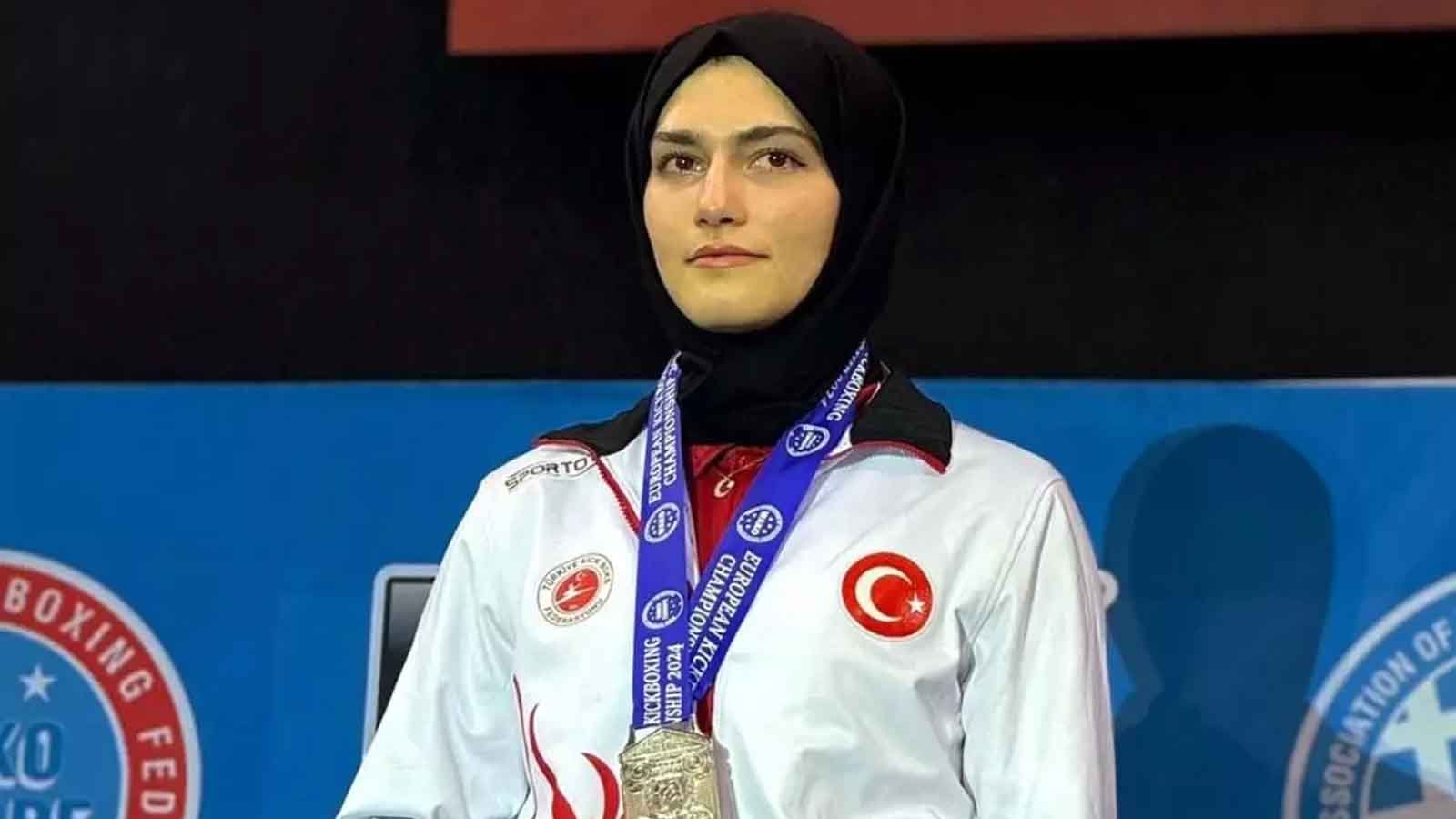 Sena Amine Nur Özgen, Avrupa’da 65 Kilogramda Gümüş Madalya Kazandı