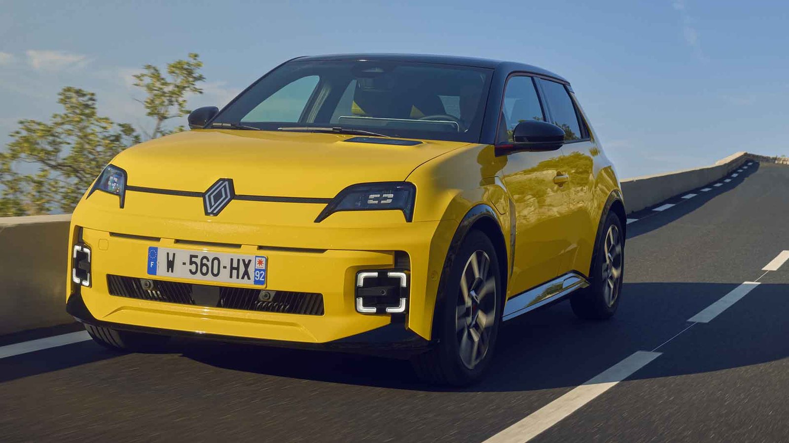 Elektrikli efsane yollarda renault 5 e tech türkiye'de satışa Çıktı! (1)